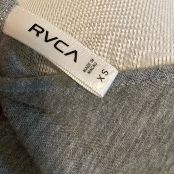 Very cool RVCA open back t-shirt - Picture 9 of 12